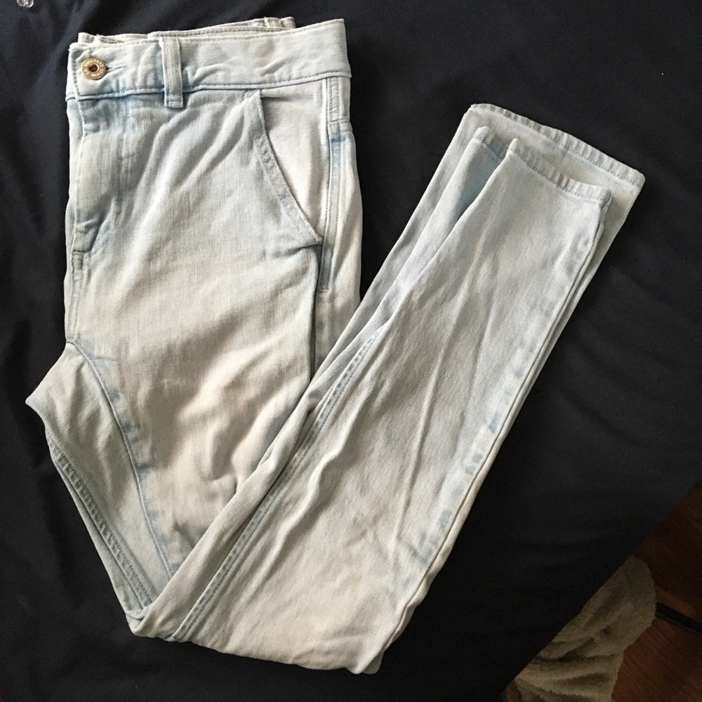 Bullhead Light Wash Denim